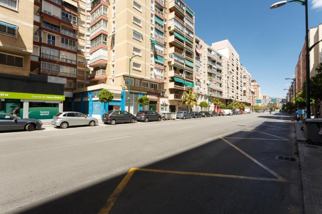 Apartamento Vialia Малага Екстериор снимка